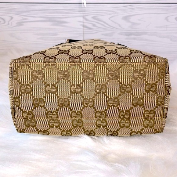 Gucci GG Canvas Handbag - Picture 4 of 16